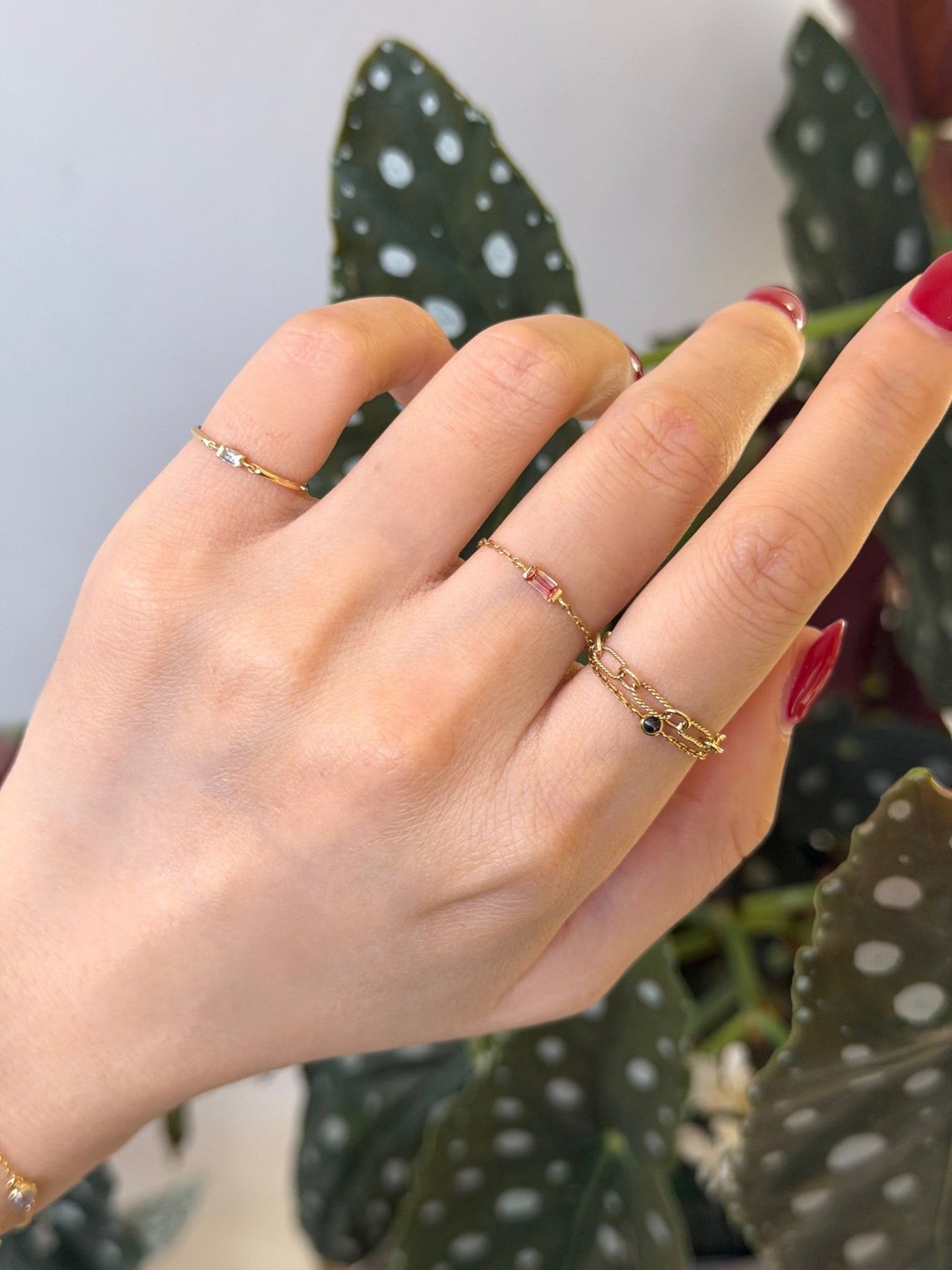 Ombré Sapphire Baguette Chain Ring 14k stackable ring on model 2