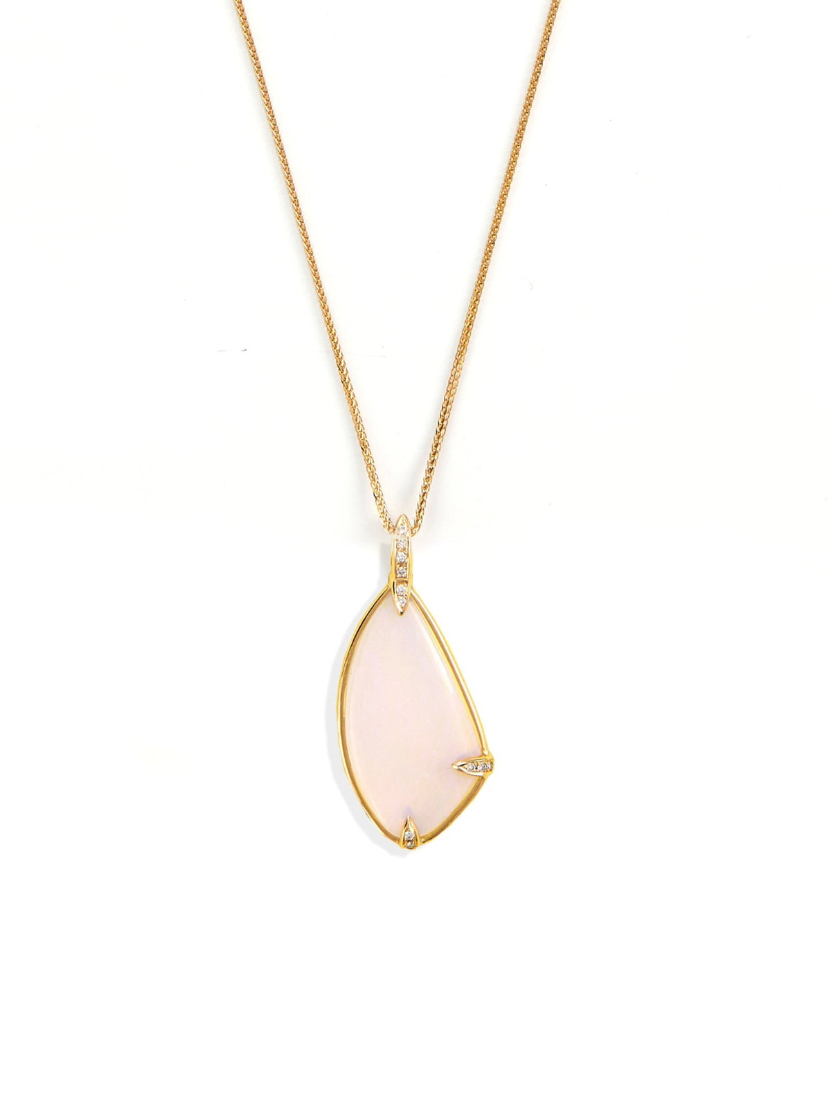 Opal pendent necklace with white diamond