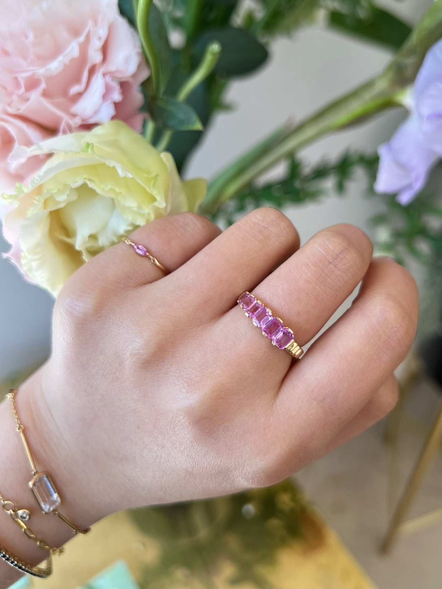 Pink Sapphire Crescendo Ring (Vertical) 18k gold engagement ring on model