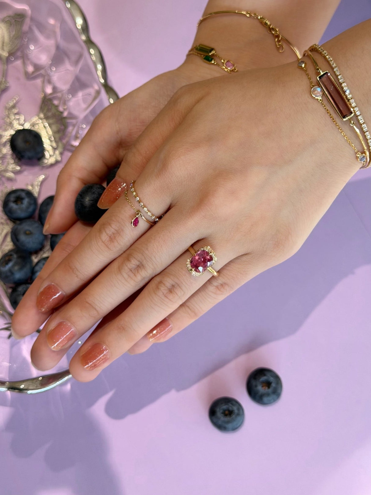 Pink Spinel Aurora Ring 18k gold stackable ring on model 2