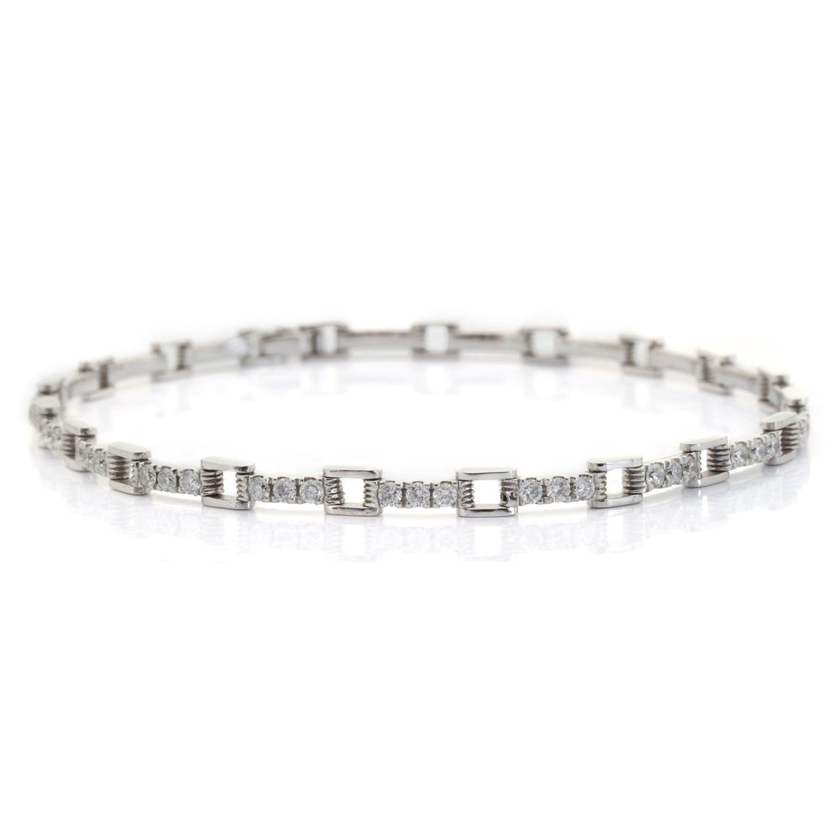 Platinum_Diamond_Links_Tennis_Bracelet_stackable_design_1