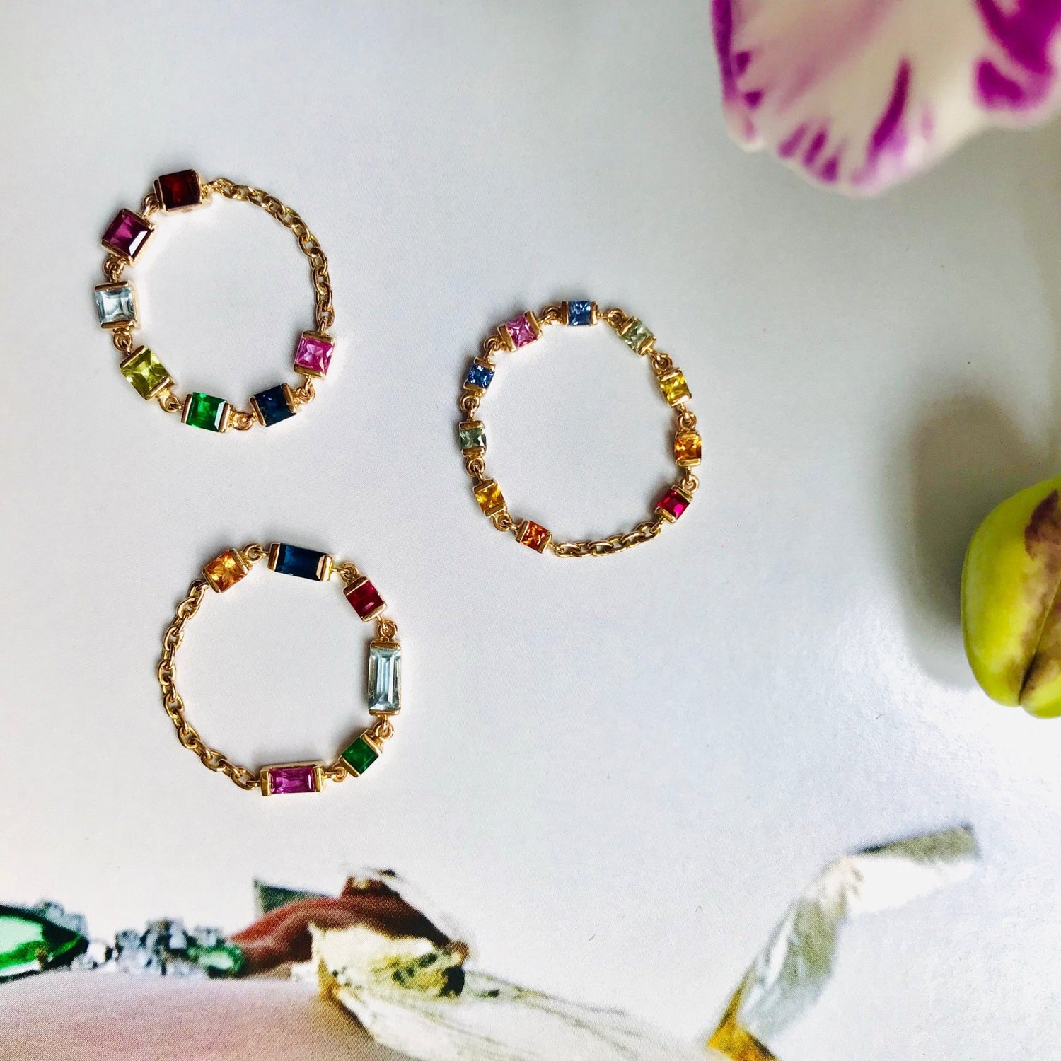 Rainbow Chain Ring 14k gold Stackable ring on model