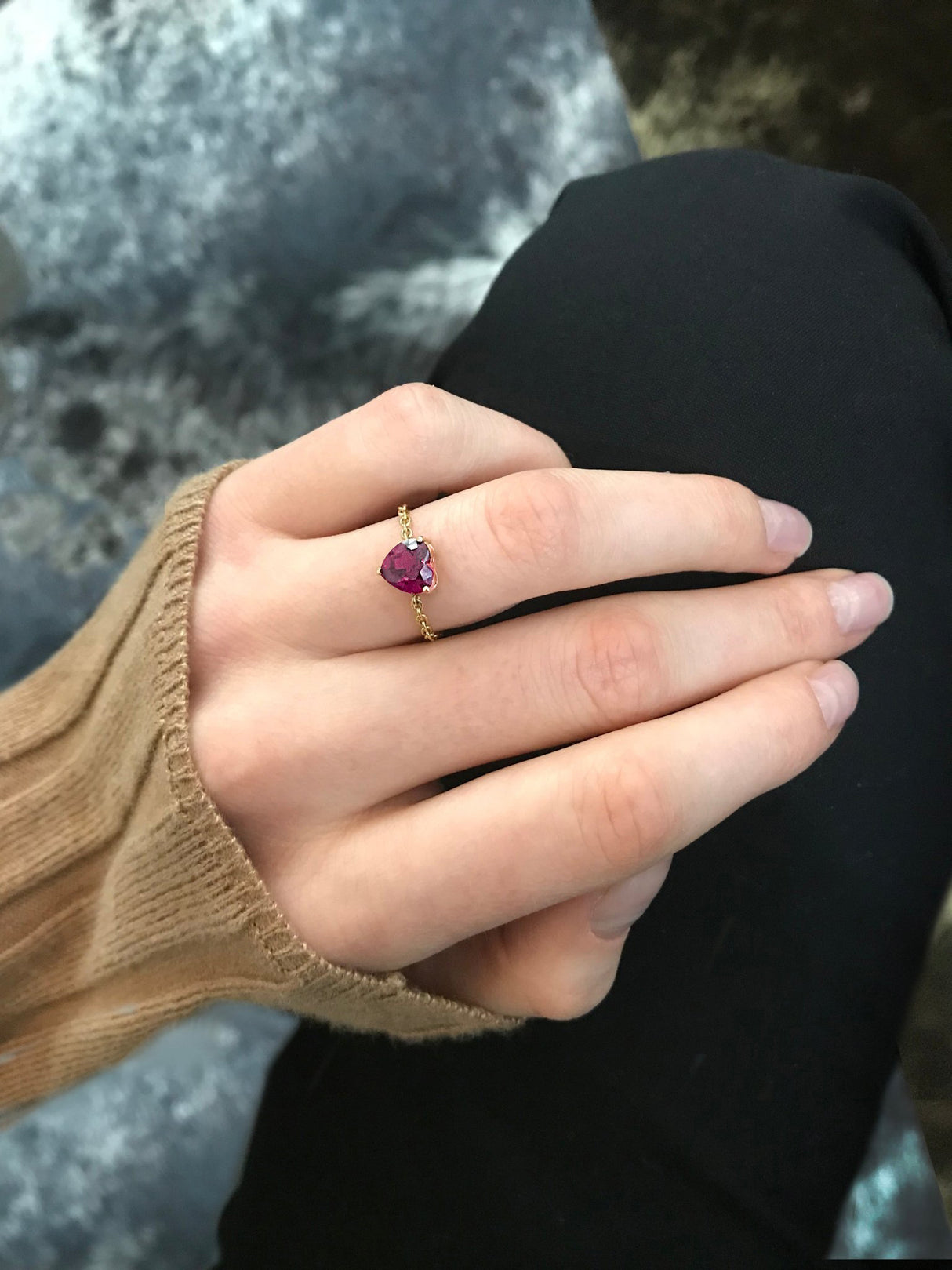 Rhodolite Heart Supreme Chain Ring 18K Stackable ring on model 
