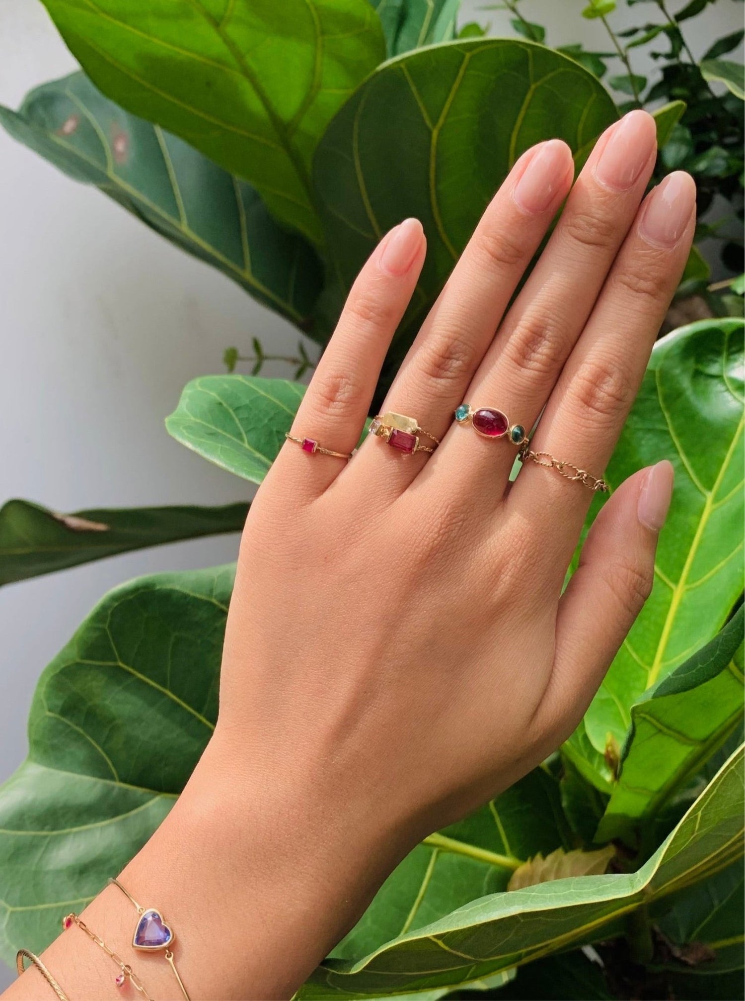 Rubellite & Indicolite Eos Chain Ring 18k gold Stackable ring on model