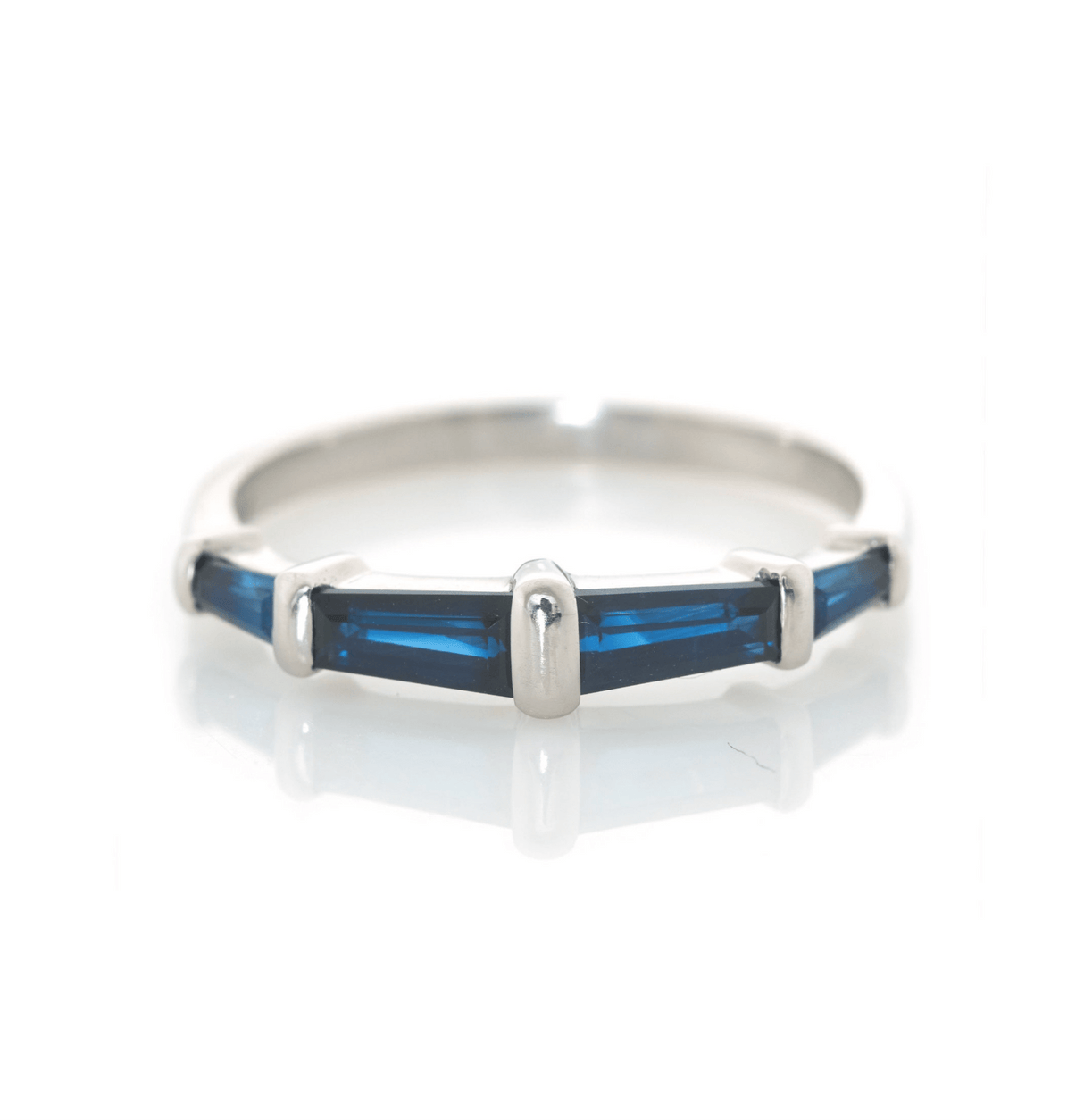 Sapphire Platinum Echo Ring PT900 Stackable ring