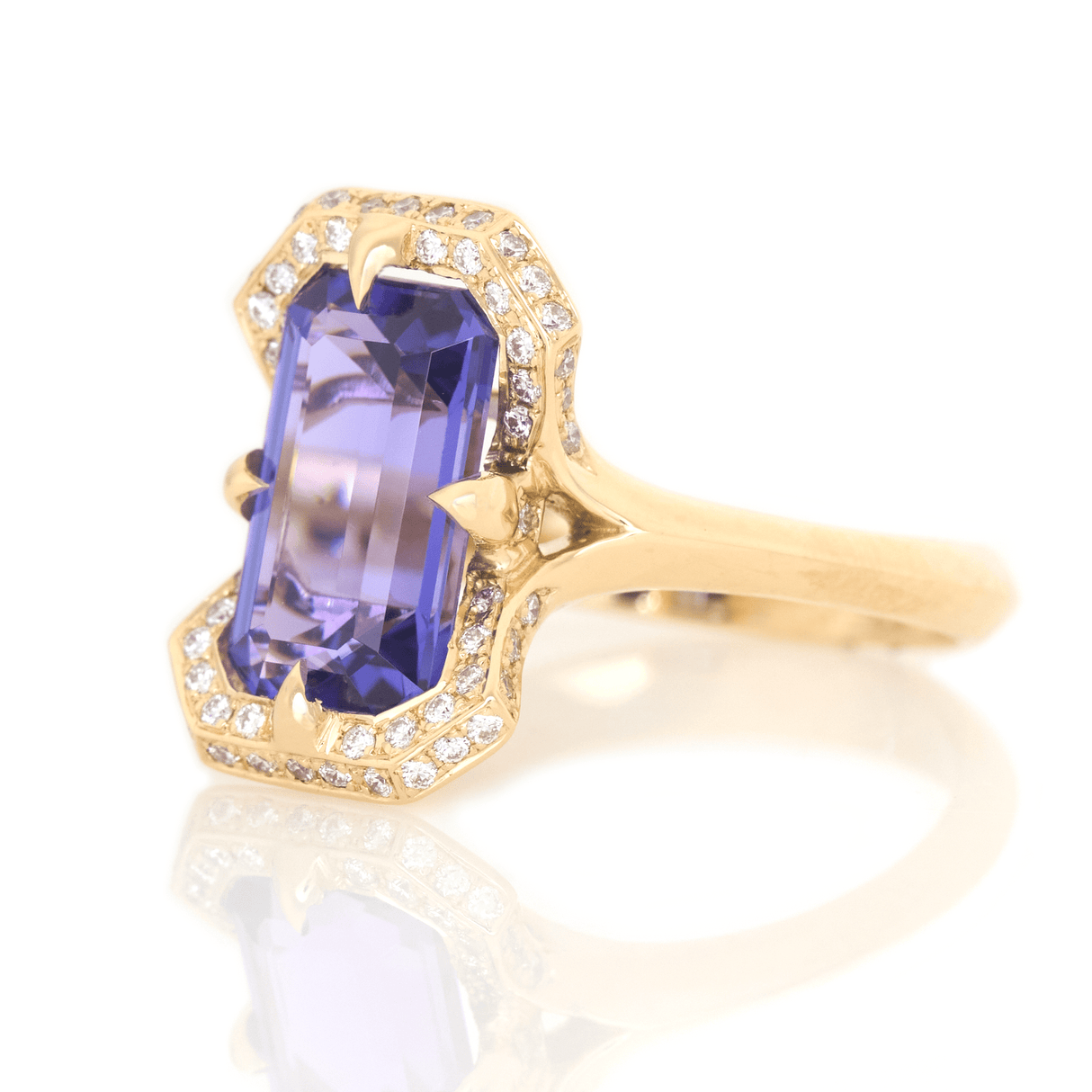 Tanzanite Aurora Ring 18K engagement ring 1