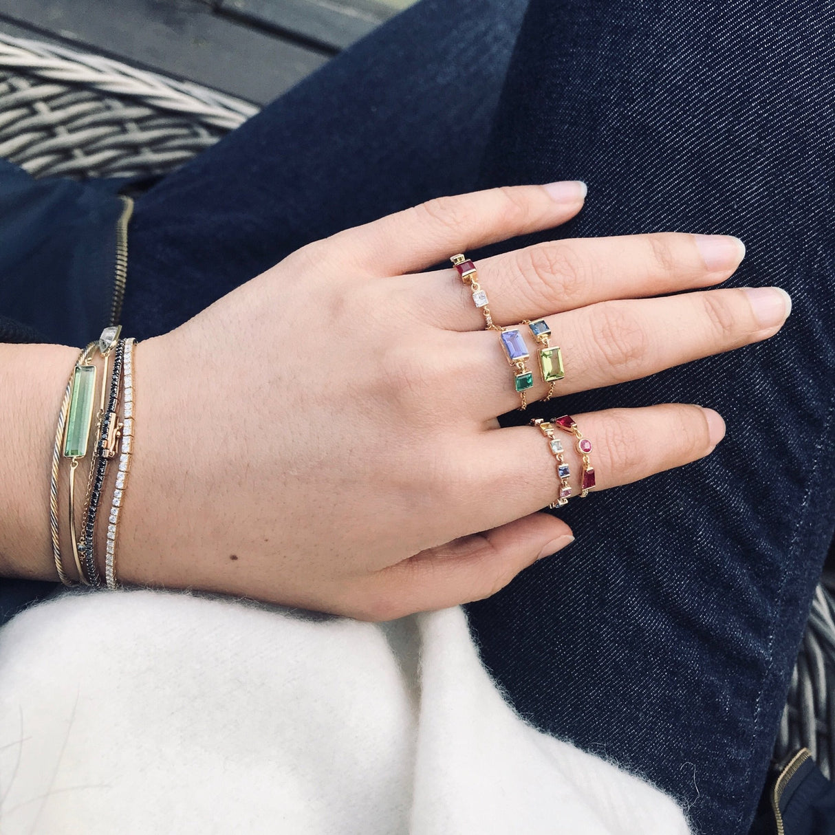 Tanzanite & Emerald Chain Ring 18k gold Stackable ring on model