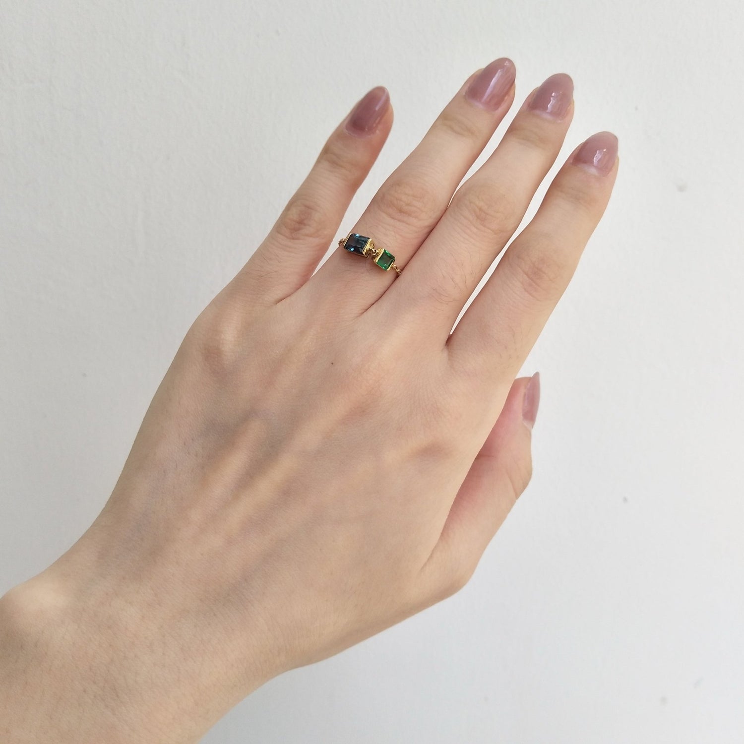 Topaz & Emerald Chain Ring 18k gold Stackable ring on model