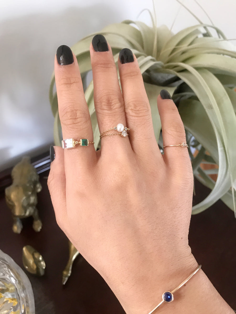 White Topaz & Emerald Chain Ring