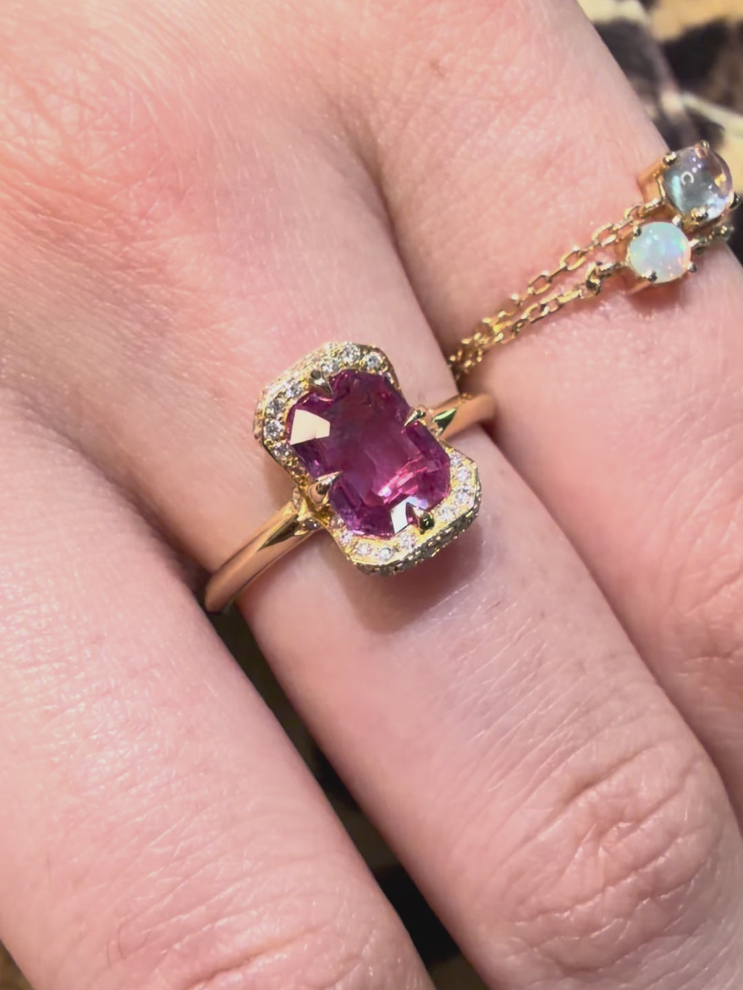 Deco Pink Sapphire Aurora Ring 18k gold engagement ring