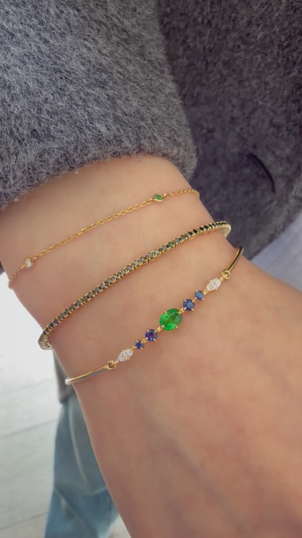 Travorite_Sapphire_Diamond_Compass_Bangle_18K_gold_stackable_design_4