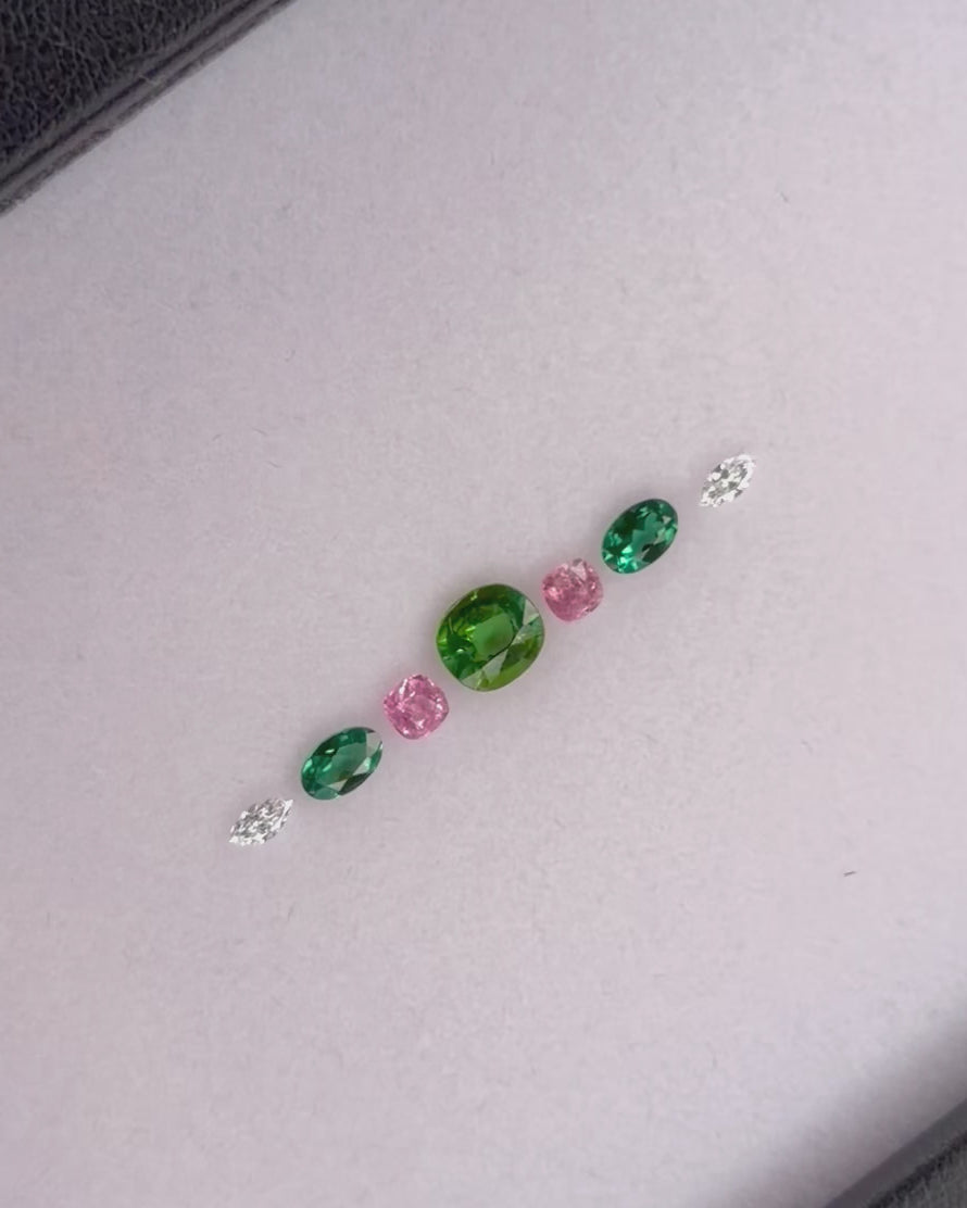 No.9 Tourmaline (1.22cts) Spinel (0.35ct) & Diamond (0.11ct) Compass Bangle