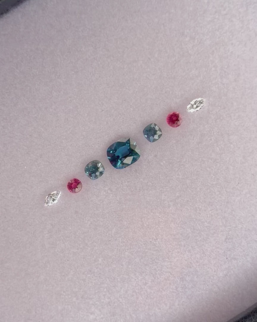 No.10 Spinel (0.65ct) Tourmaline (0.78ct) &Diamond (0.11ct) Compass Bangle