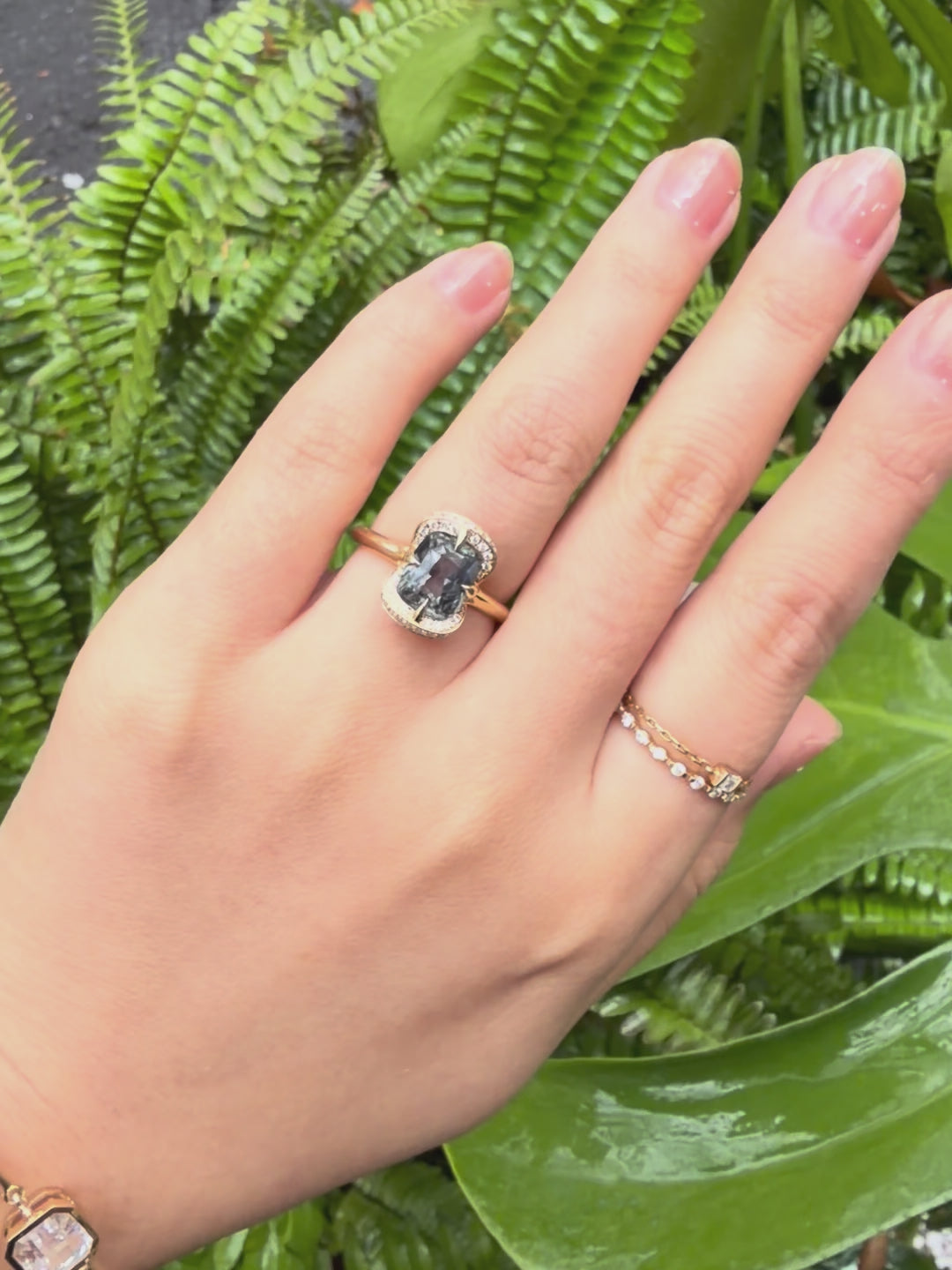 Color Change Ceylon Sapphire Aurora Ring 18k gold engagement ring