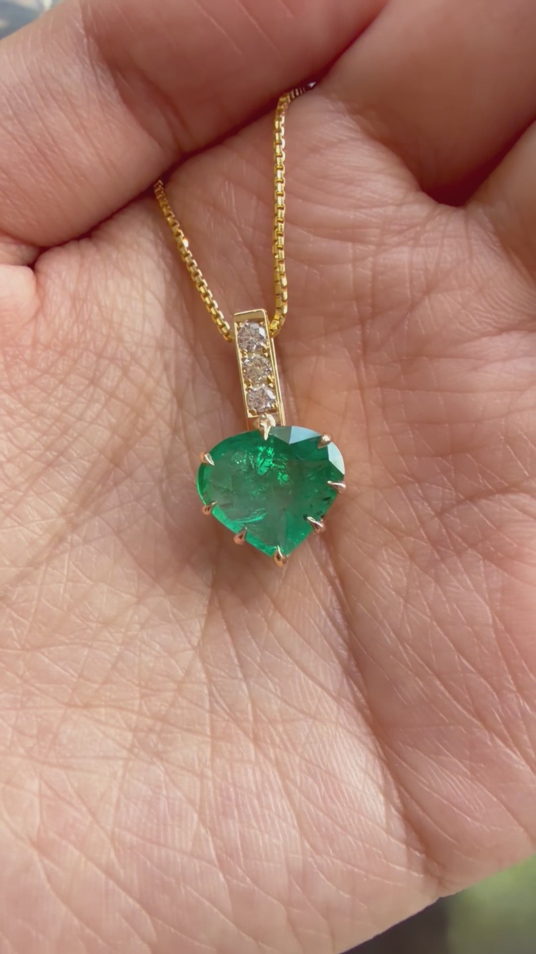 Emerald & Diamond Dewdrop Pendant Necklace