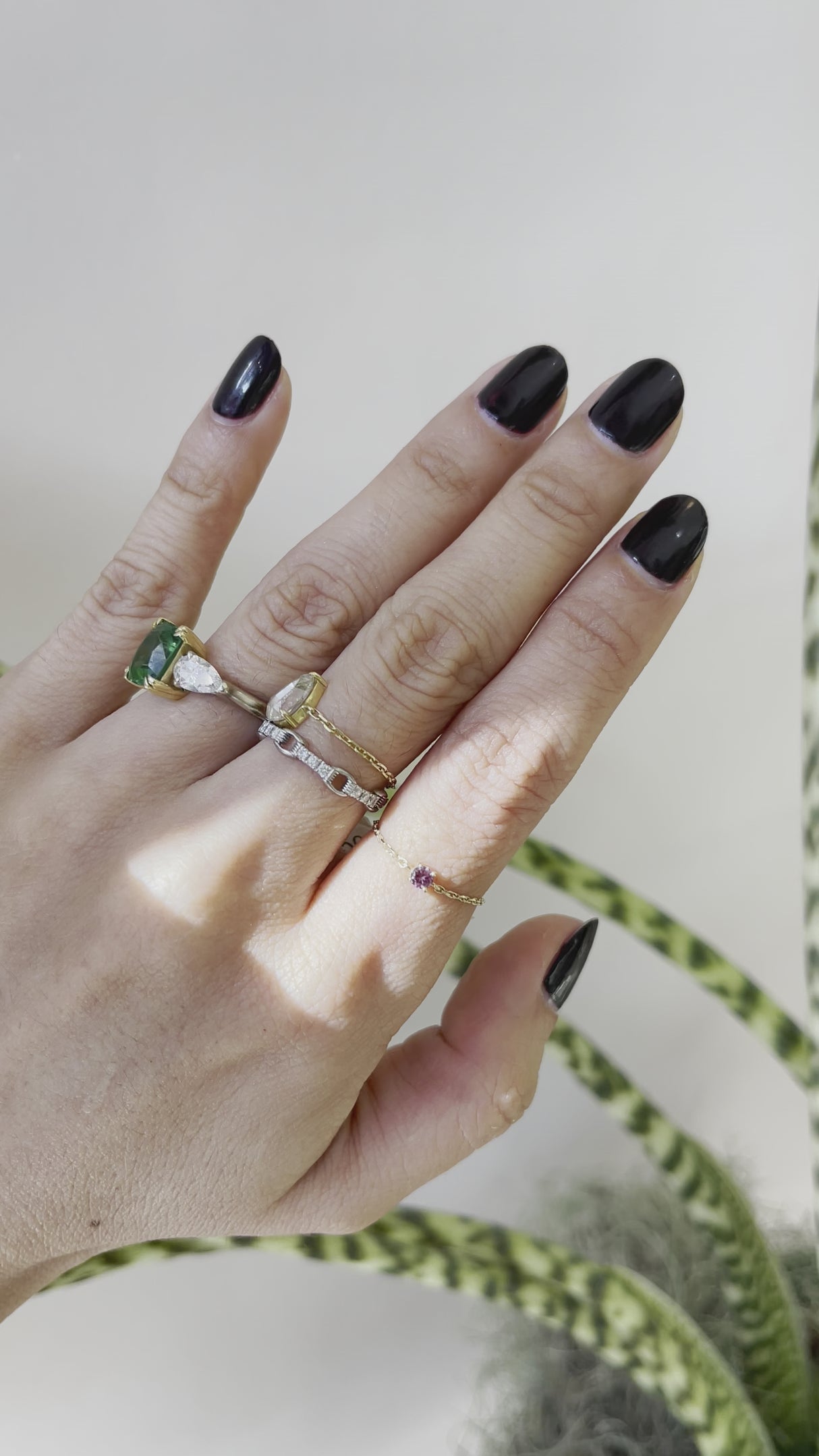 Purple Pink Diamond Dot Chain Ring 18k gold Stackable ring on model