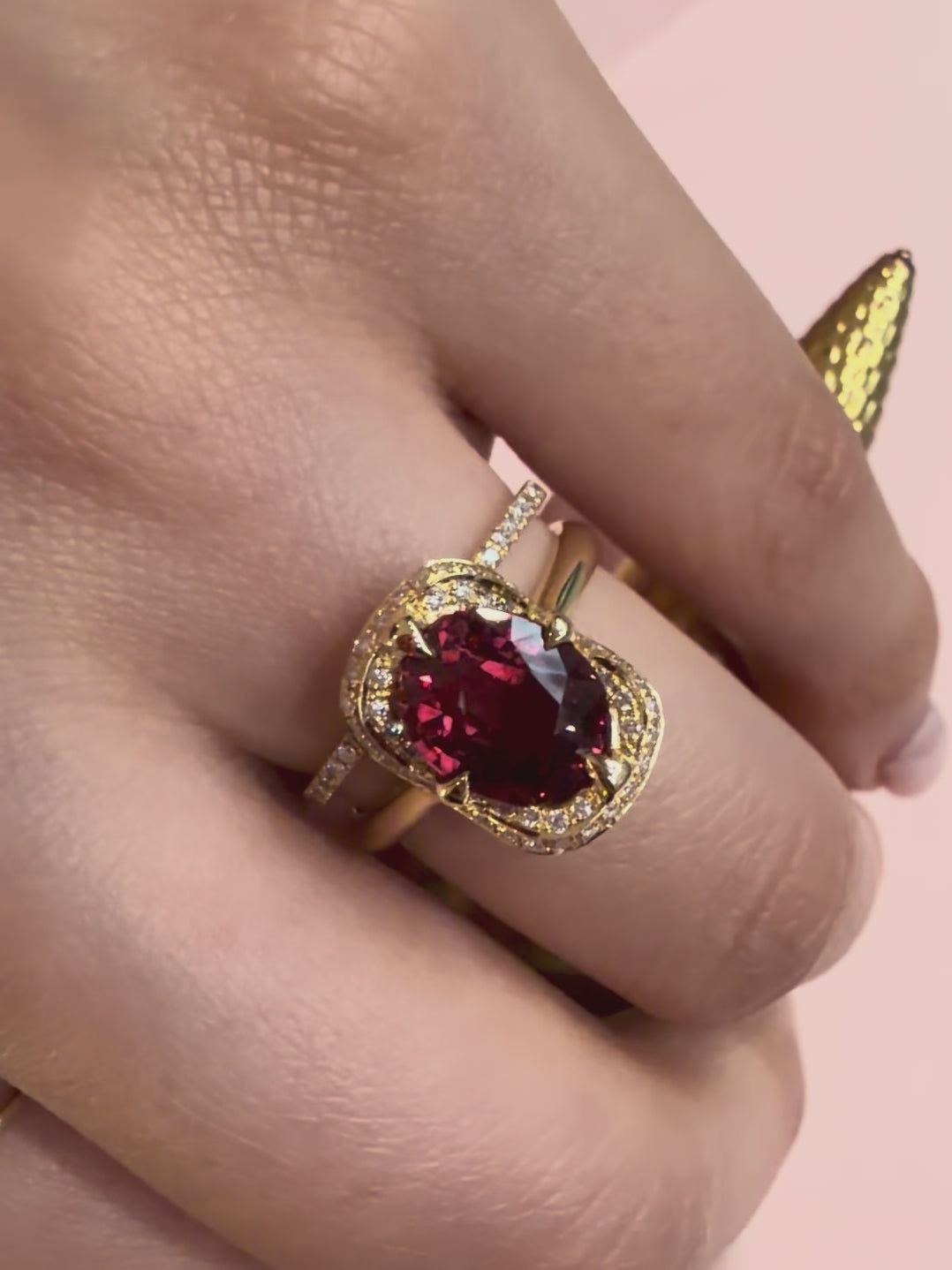 Malaya Garnet Aurora Ring 18k gold engagement ring