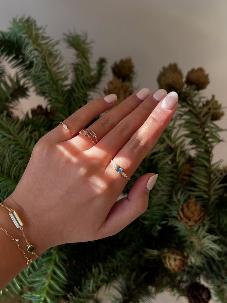 Petite Parti Ceylon Sapphire & Diamond Dream Weaver Chain Ring