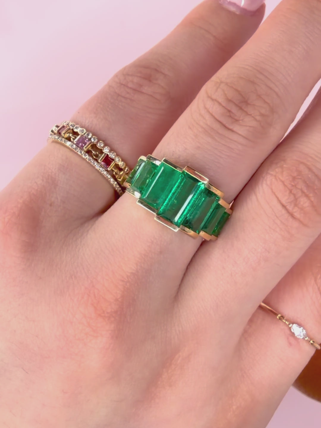 Emerald Rhythm Supreme Ring 18k gold engagement ring