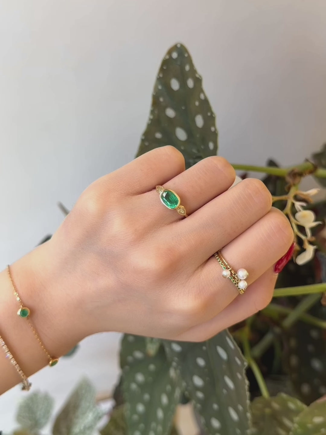 Emerald_Diamond_Ring_18K_gold_engagement_ring on model