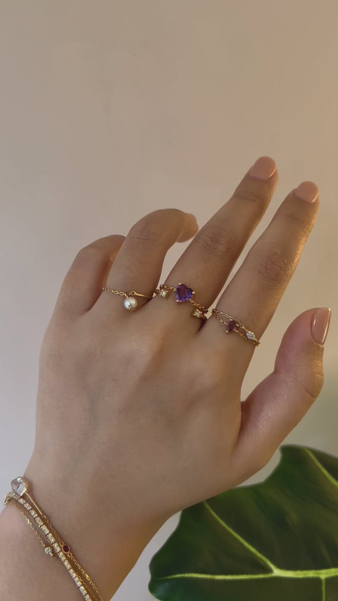 Amethyst Heart Supreme Chain Ring 18k gold Stackable ring on model