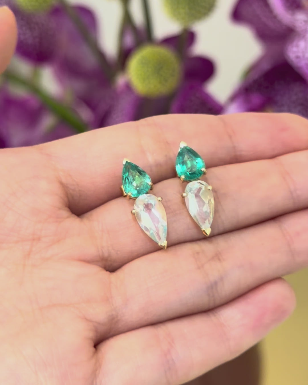 Emerald_Moonstone_earrings_18K_gold_handmade_fine_jewelry_video