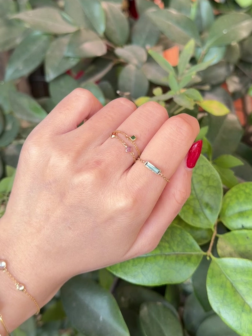 Green Tourmaline Slim Bar chain ring 14K gold stackable design on model