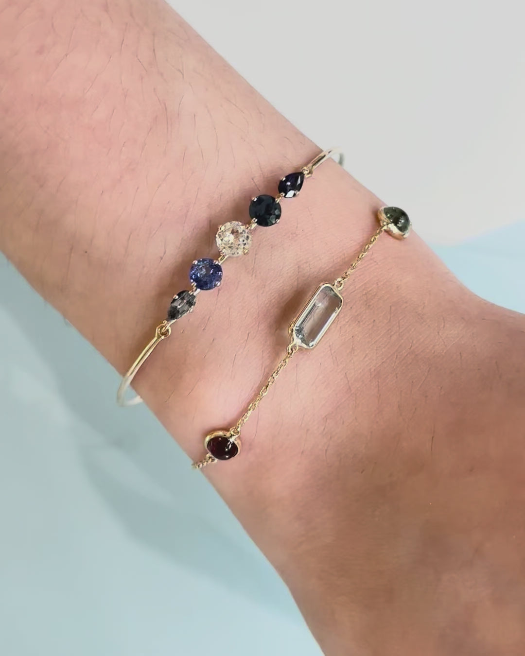 Sapphire_Compass_Bangle_Blue_18K_gold_stackable_design_video
