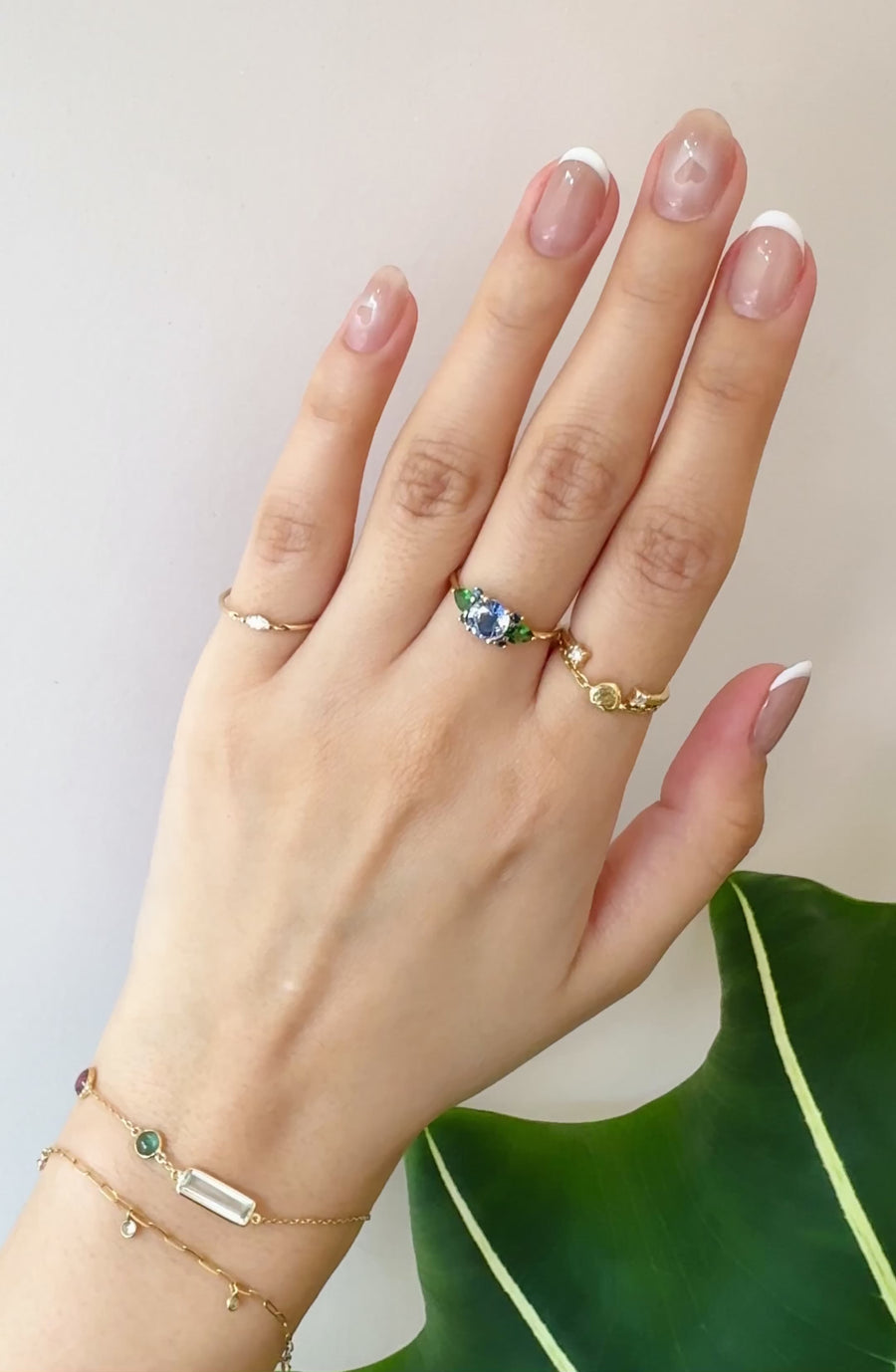 Ceylon Sapphire & Tsavorite flora ring