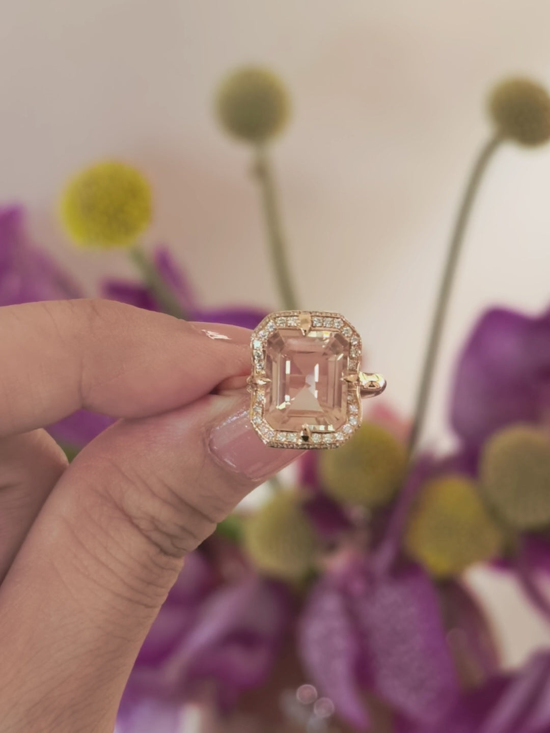 Sunstone_Aurora_Ring_18K_gold_engagement_ring_on_model_video