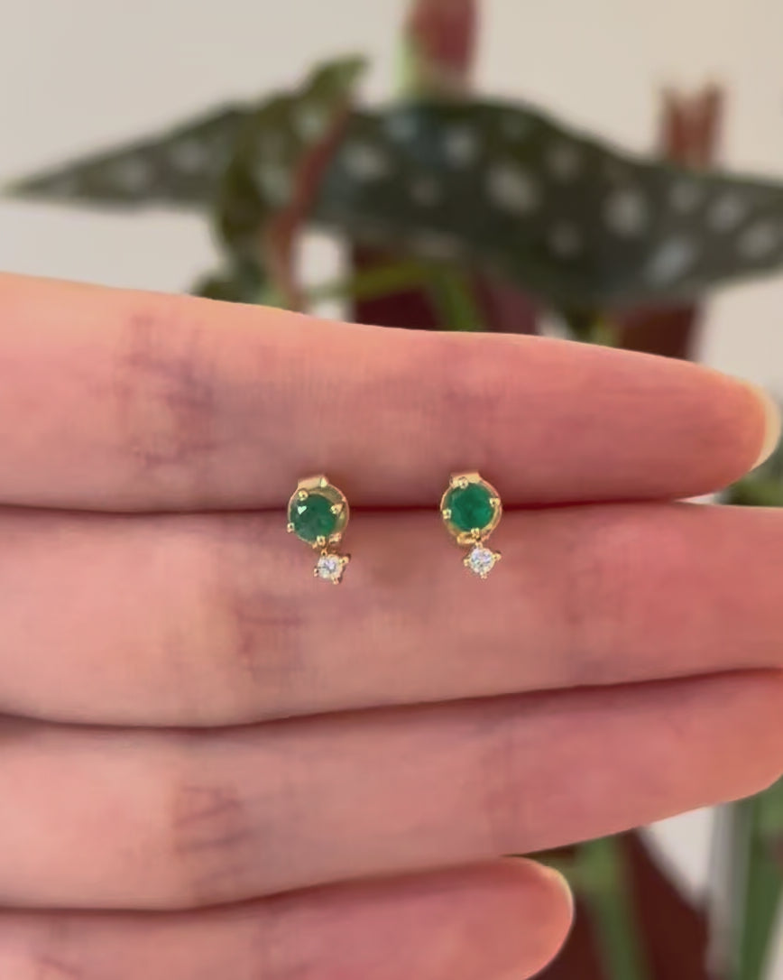 Emerald_Diamond_Dot_Stud_Pairs_18K_gold_handmade_fine_jewelry_on_model_video