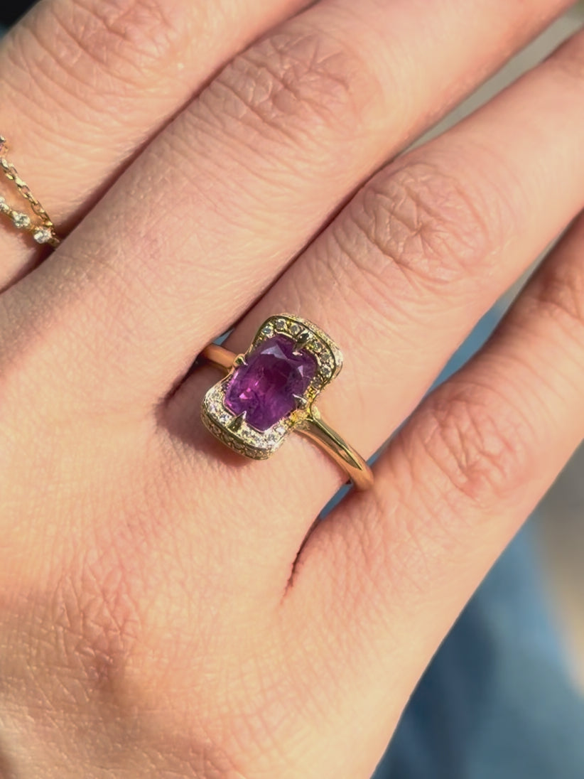 Unheated Magenta Sapphire Aurora Ring 18k gold engagement ring