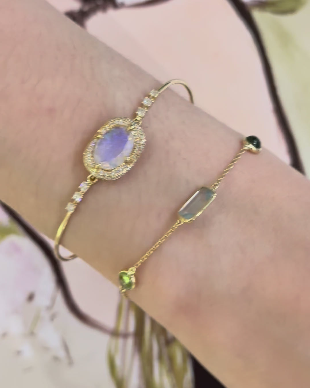 Jelly_Opal_Diamond_Aurora_Bangle_18K_gold_stackable_design_video