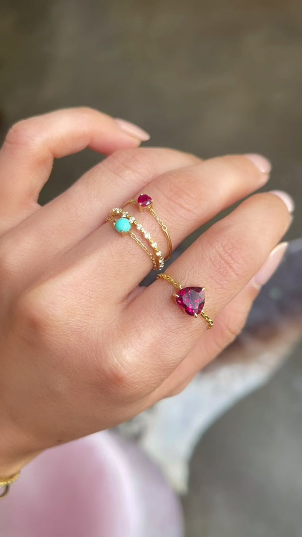 Rhodolite Heart Supreme Chain Ring 18k gold Stackable ring on model