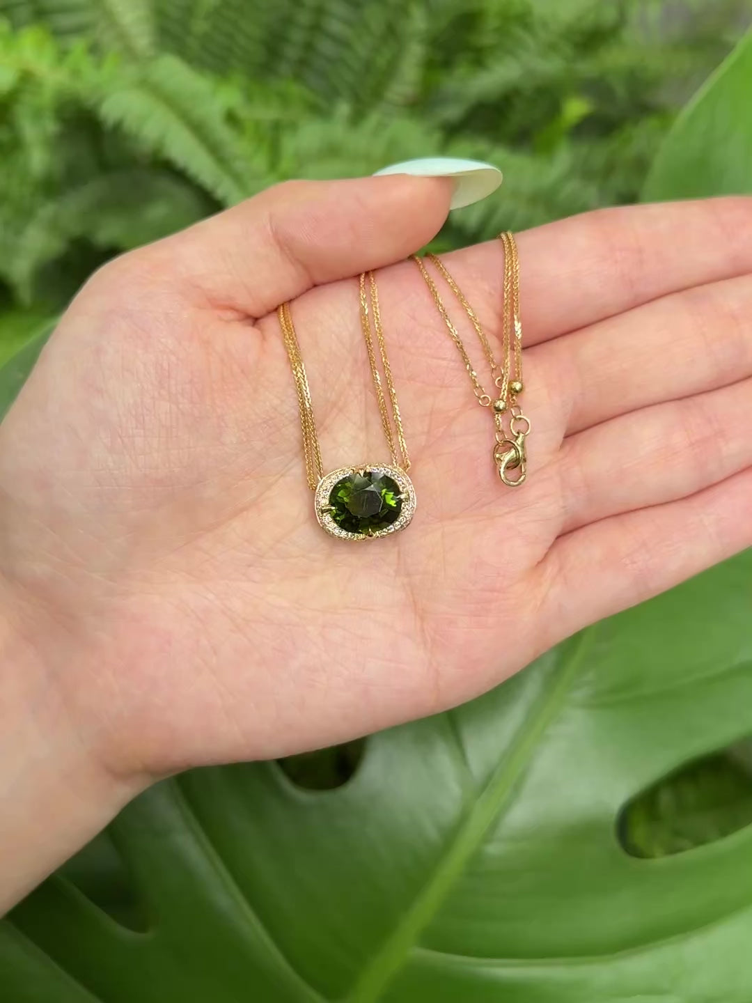 Green Tourmaline Aurora Necklace 18k gold handmade fine jewelry 