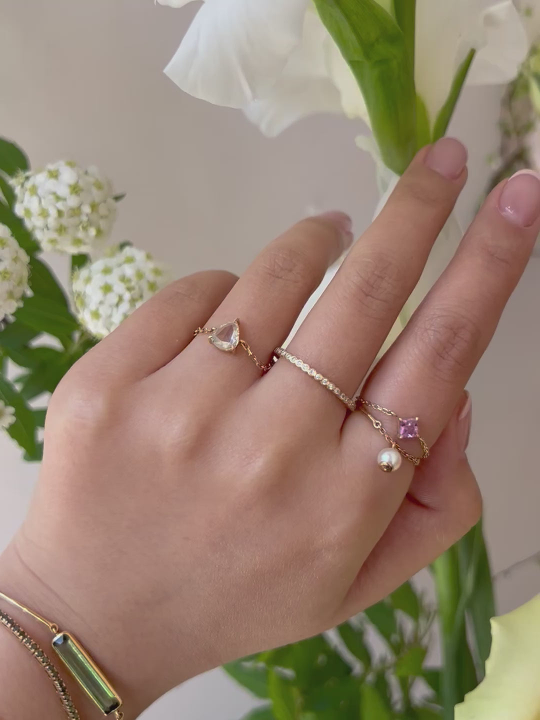 Rose Cut Champagne Diamond Chain Ring 18k gold Stackable ring on model