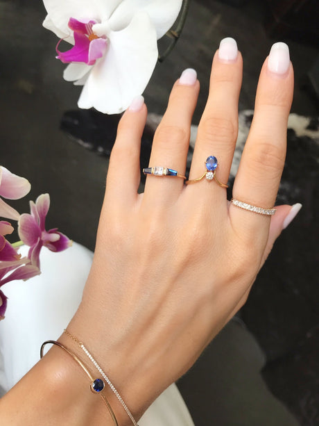 Diamond Princess Bar Chain Ring 18k gold Stackable ring on model