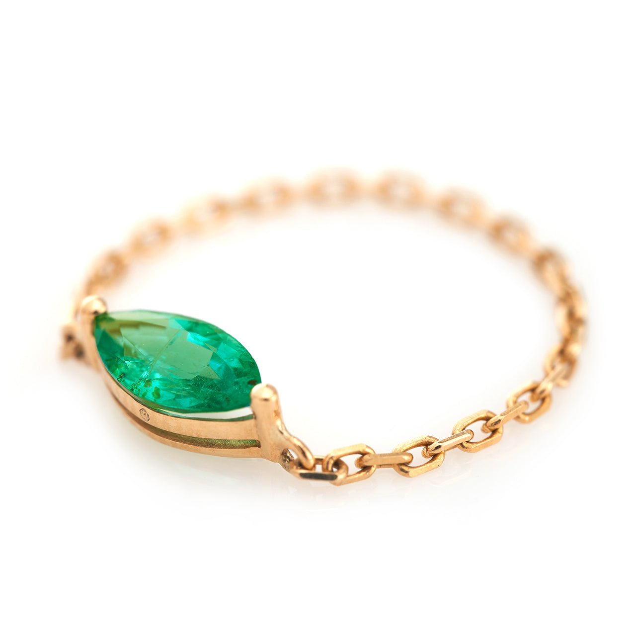 Emerald Marquise Supreme Chain Ring 18k gold Stackable ring side view